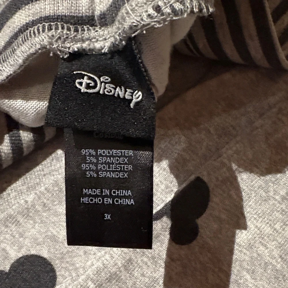 Gray Pajama Women’s Set with Black Mickey Mouse Print BNWOT 3X - Picture 6 of 8